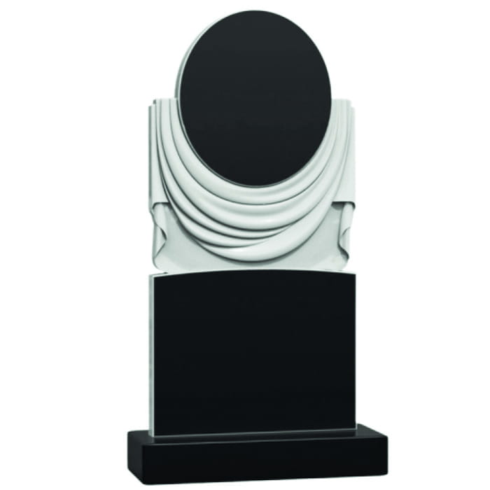 Памятник фрезерованный Плащ-029